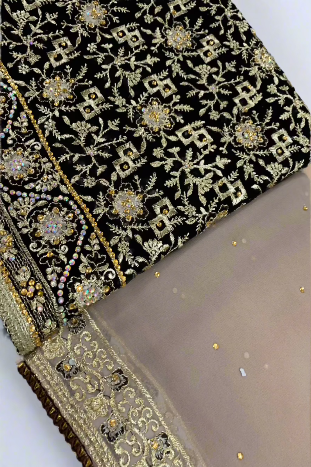 5590 Unstitched Ladies Embroidered Georgette 4pc Fancy Fashion Suit