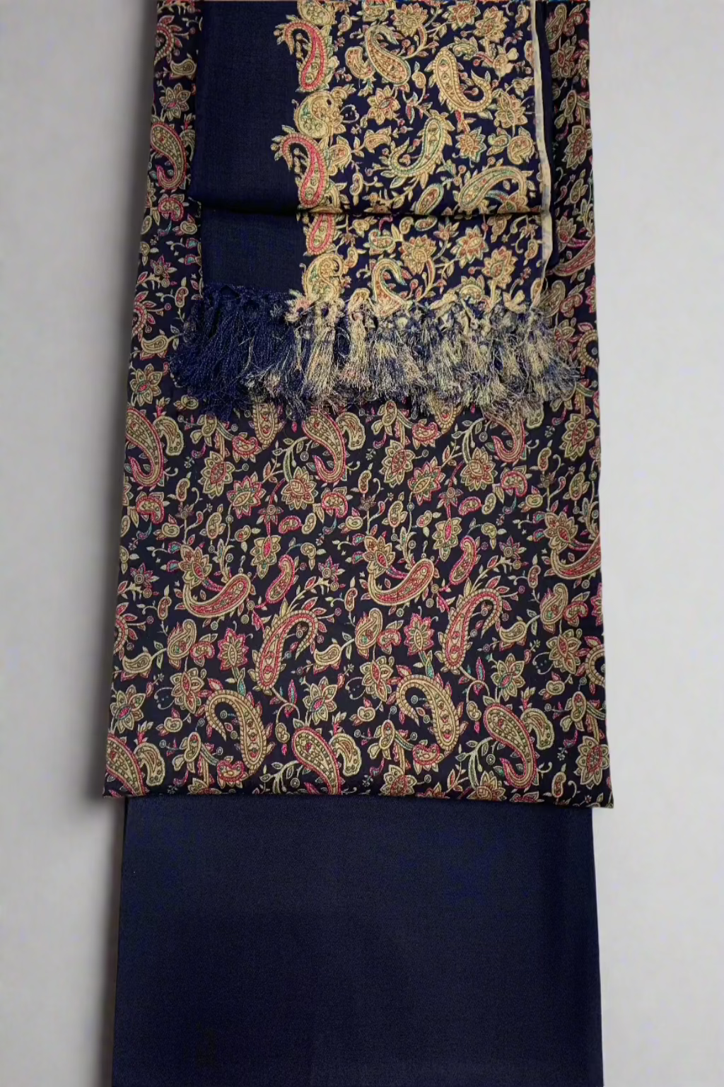 405 Unstitched Ladies Paisley Print Alpine 3pc Warm Suit
