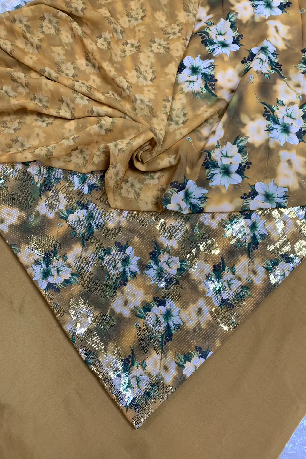 160 Unstitched Ladies Floral Printed Sequin 3pc Suit