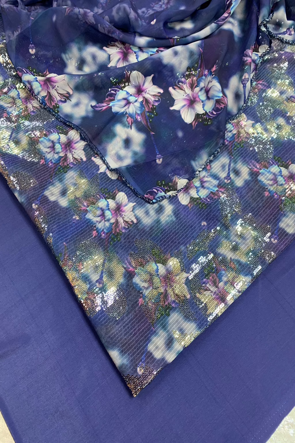 160 Unstitched Ladies Floral Printed Sequin 3pc Suit