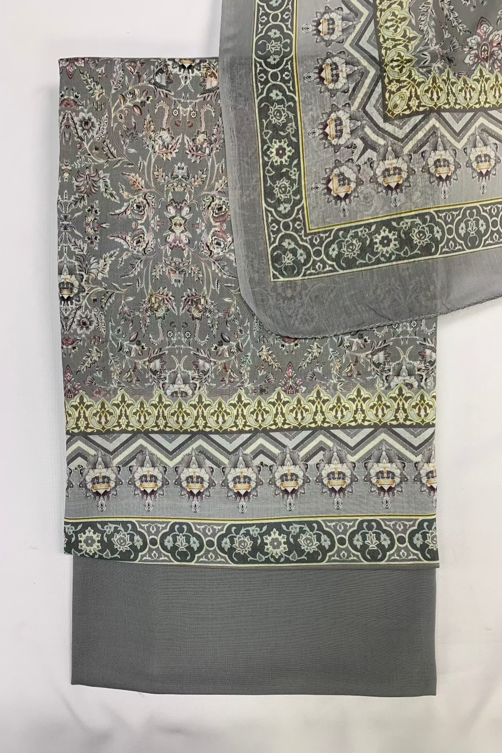 116 Floral Printed Cotton 3pc Unstitched Suit