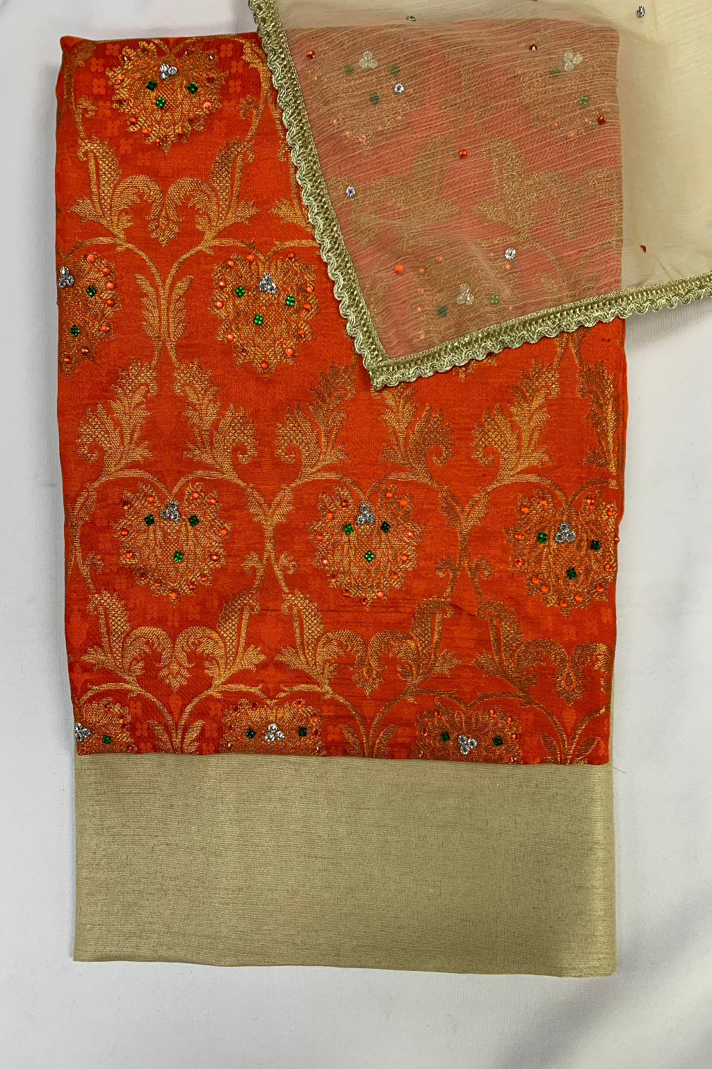 D24 Ladies Banarsi Jacquard Printed 3pc Unstitched Suit
