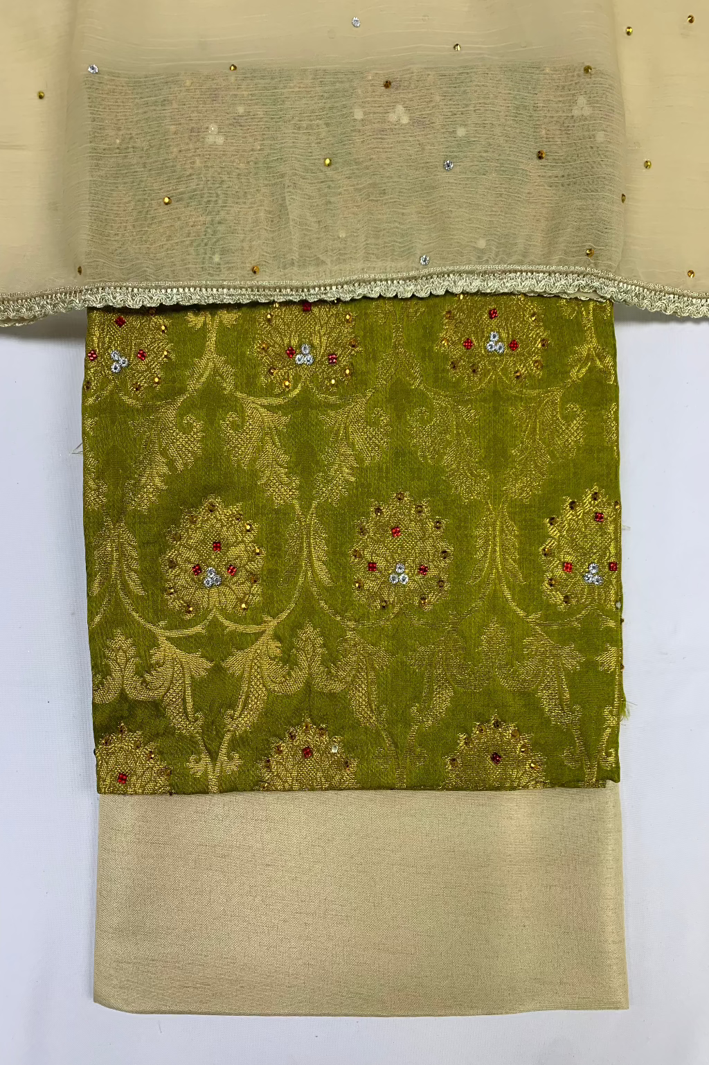 D24 Ladies Banarsi Jacquard Printed 3pc Unstitched Suit