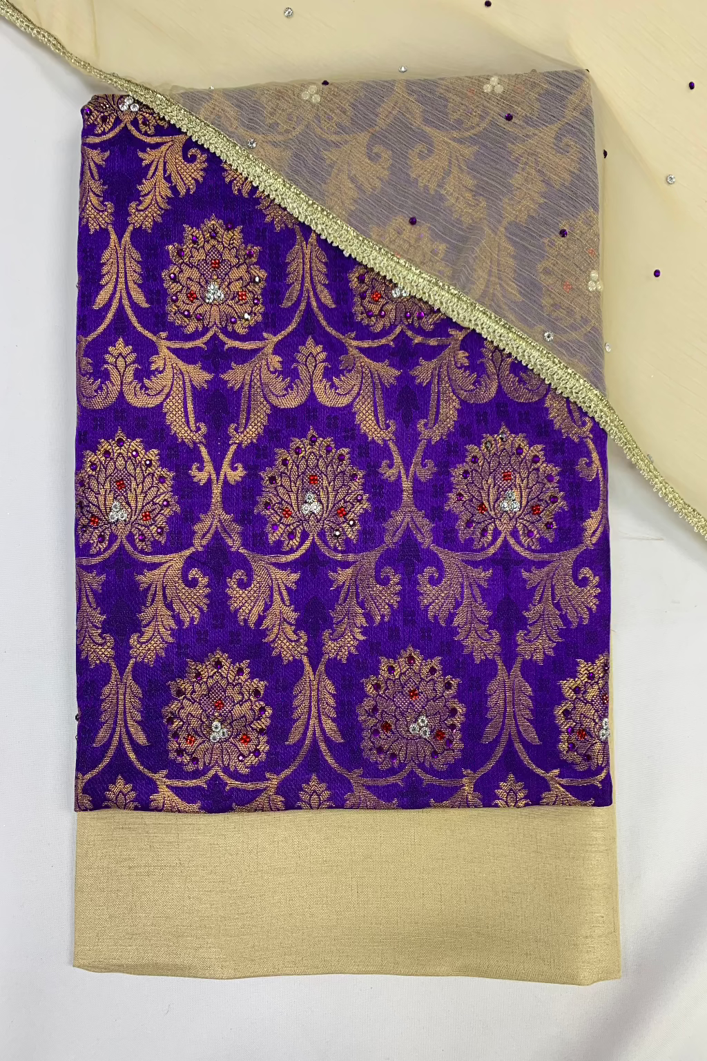 D24 Ladies Banarsi Jacquard Printed 3pc Unstitched Suit