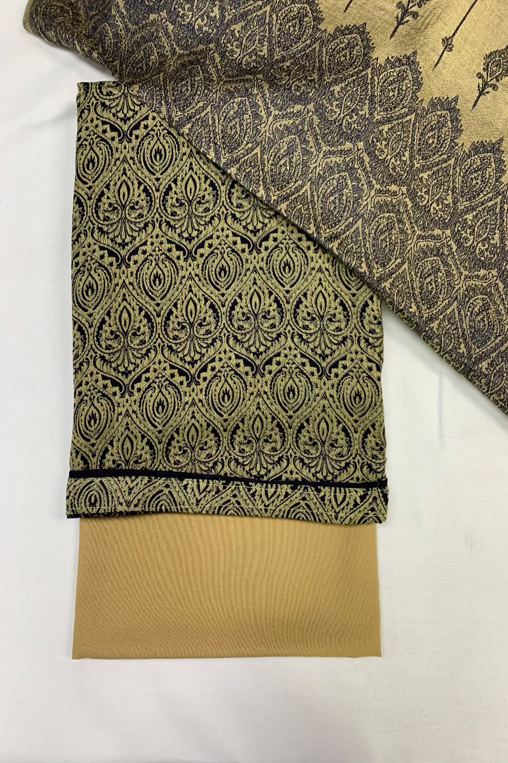 186 Floral Printed Alpine 3pc Warm Unstitched Suit with Border