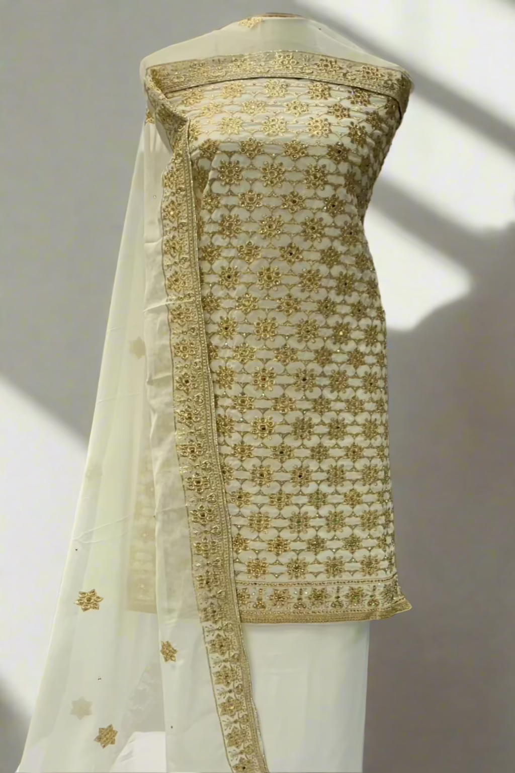 5578 Floral Gold Embroidery Georgette 4pc Unstitched Suit