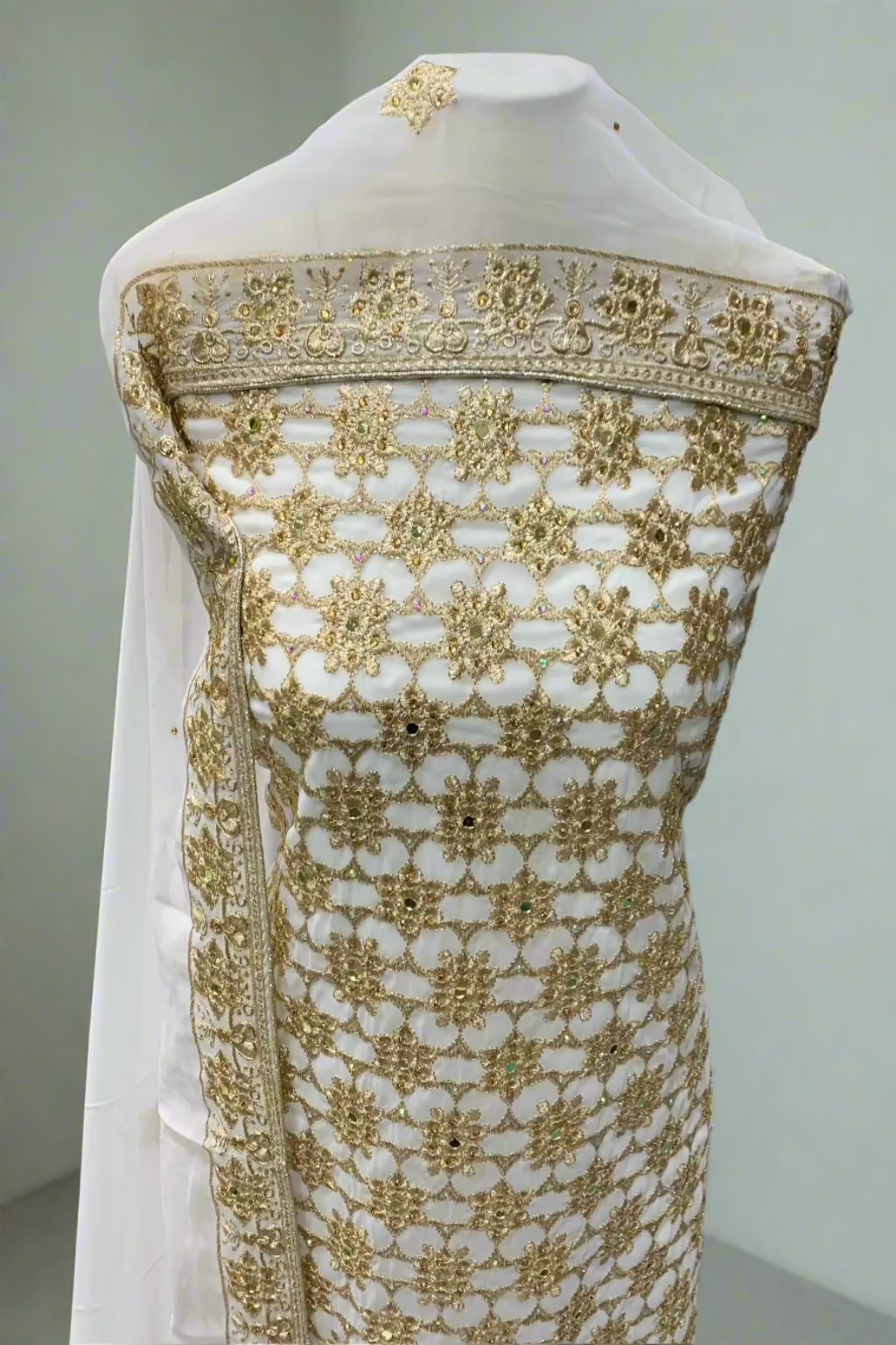5578 Floral Gold Embroidery Georgette 4pc Unstitched Suit