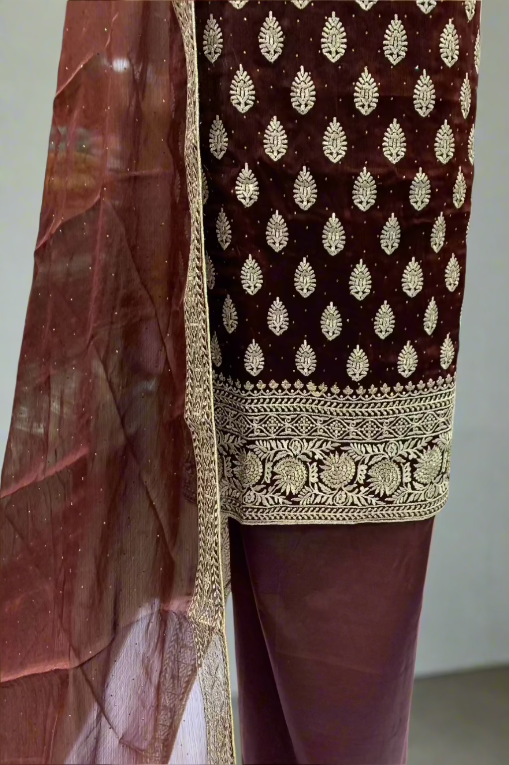 5778 Floral Gold Embroidery Shimmer 4pc Unstitched Suit