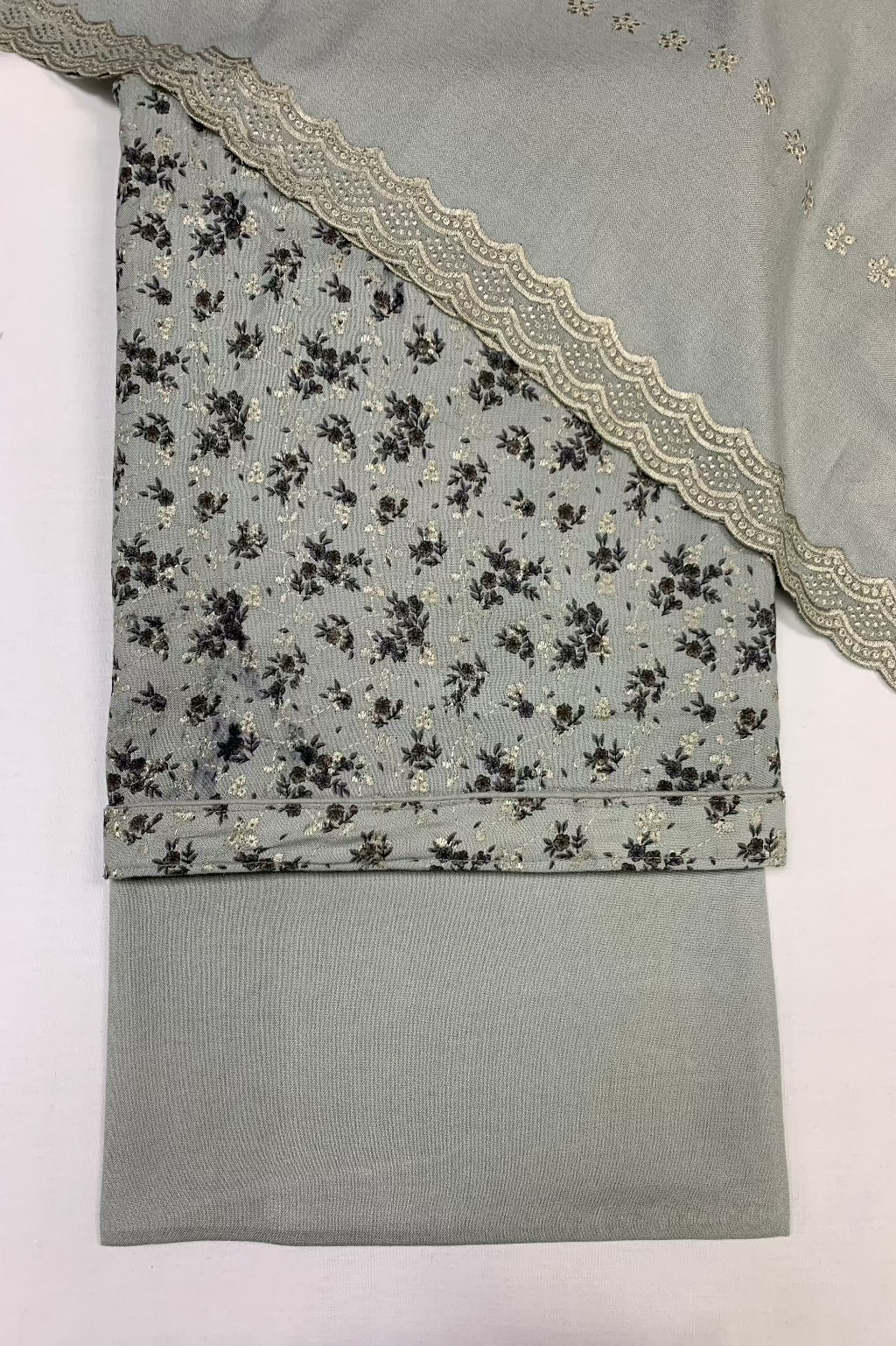 182 Floral Print Alpine 3pc Warm Unstitched Suit with Border