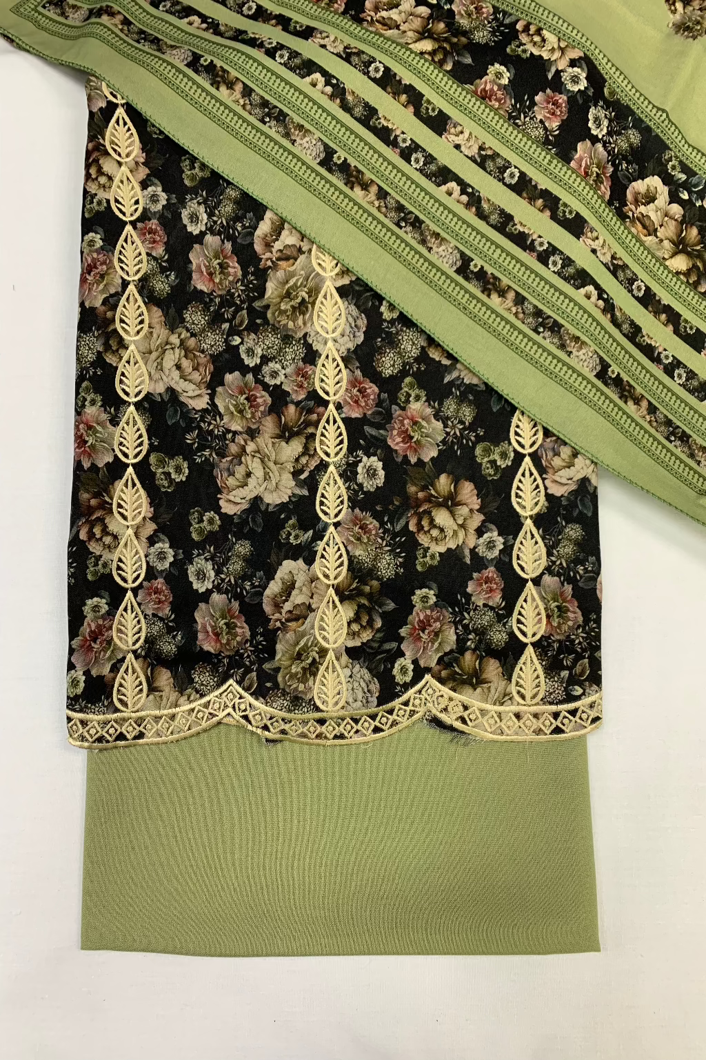 155 Floral Print Embroidered Alpine 3pc Warm Unstitched Suit