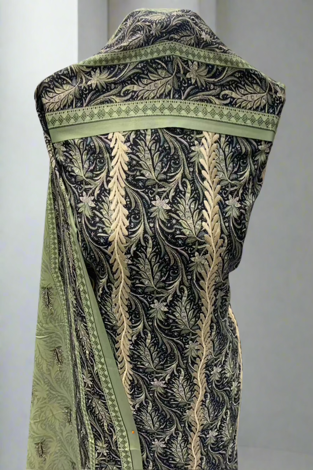 153 Leaf Print Embroidered Alpine 3pc Warm Unstitched Suit