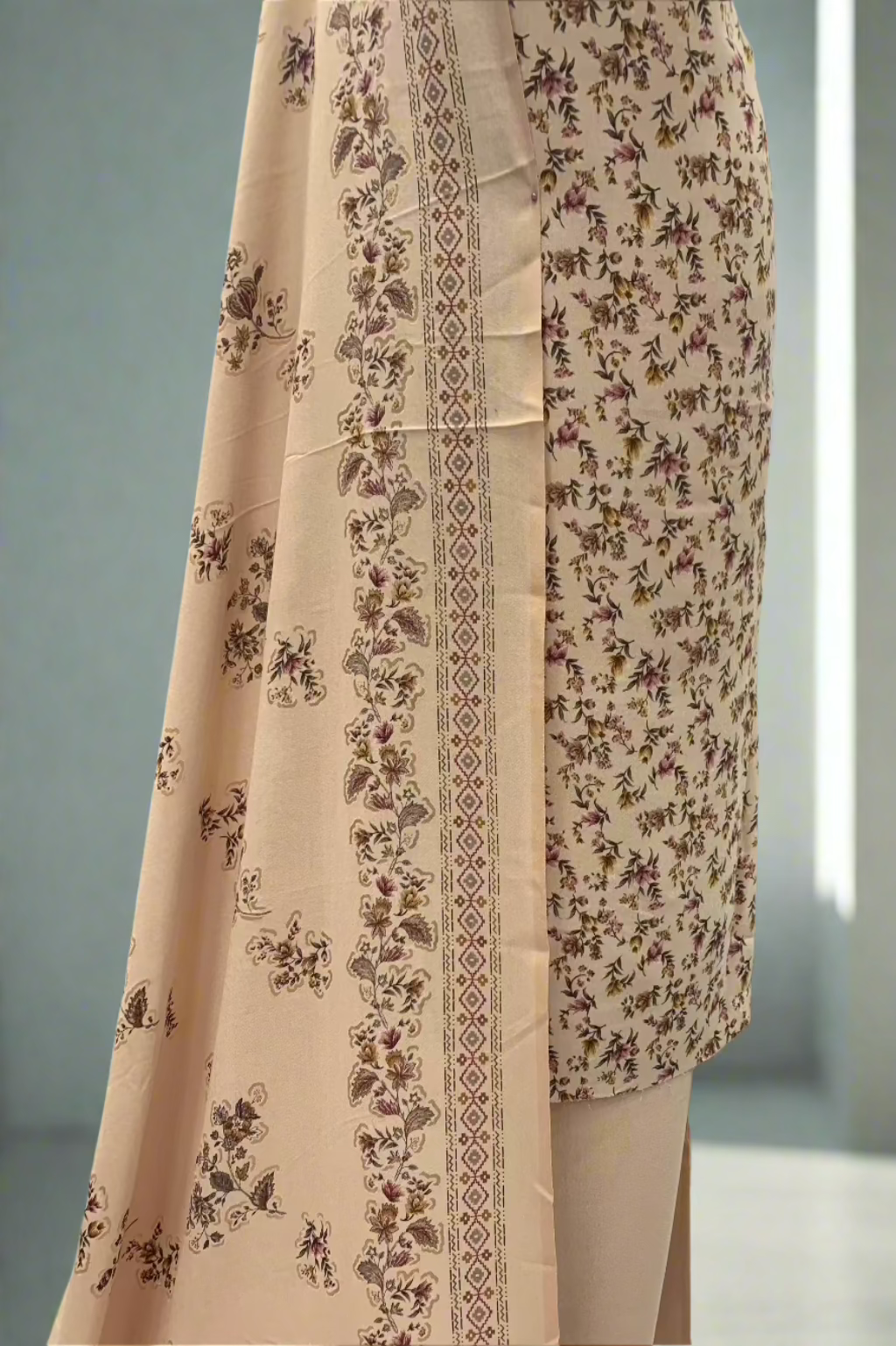 27305 Ditsy Floral Print Alpine 3pc Warm Unstitched Suit