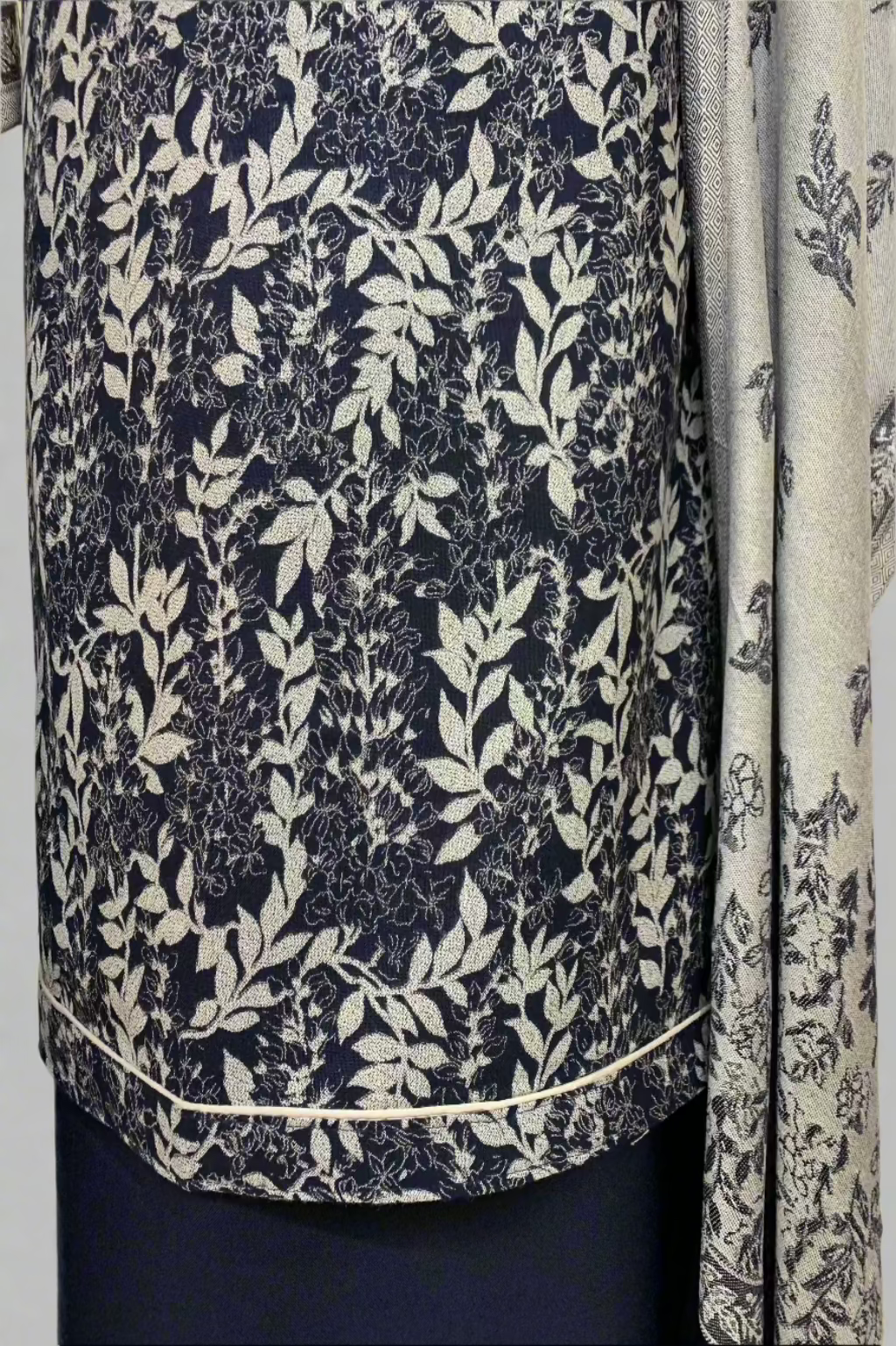 189 Leaf Print Alpine 3pc Warm Unstitched Suit