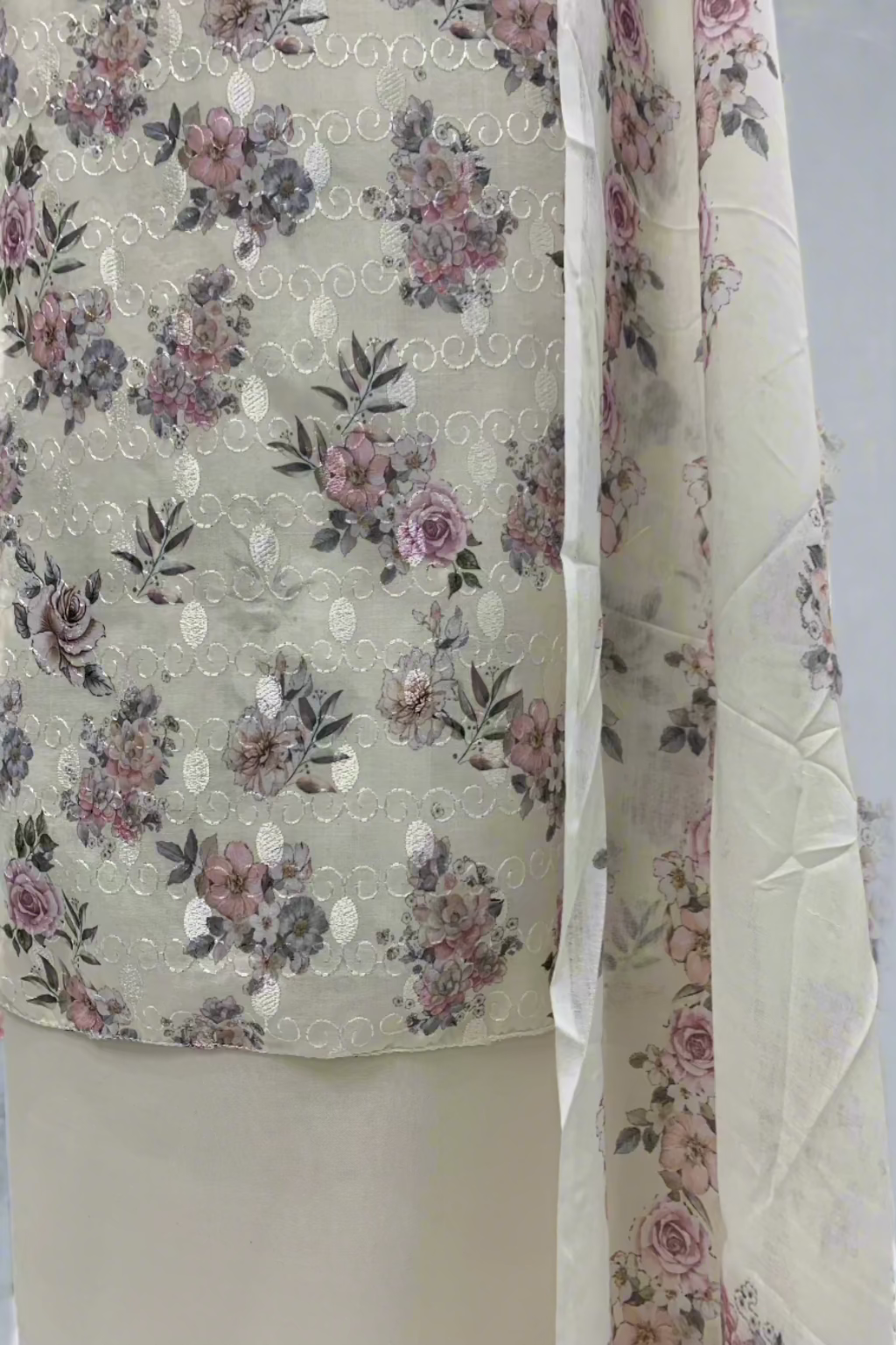 124 Floral Print Embroidery Cotton 3pc Unstitched Suit