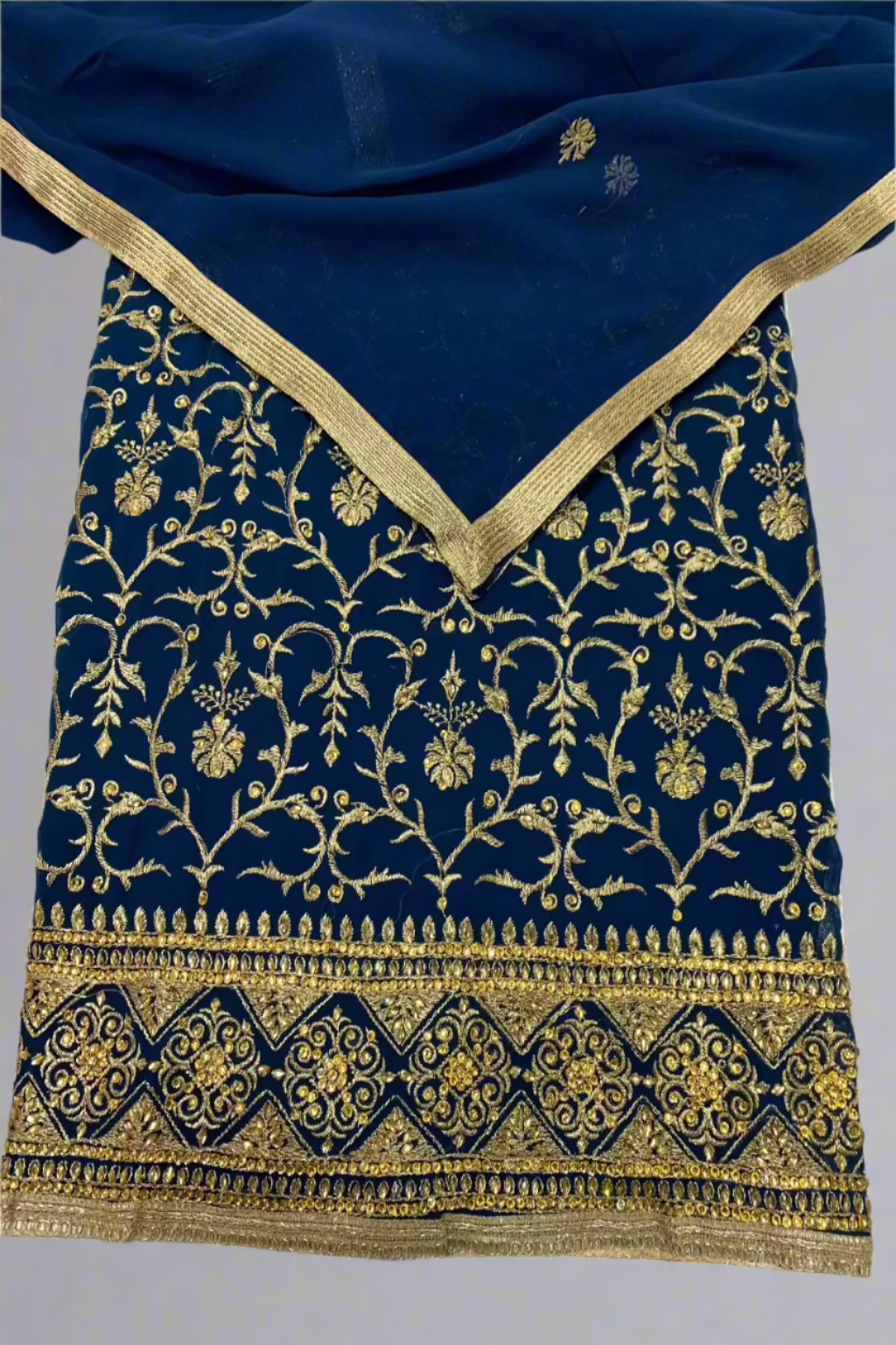 5957 Gold Embroidery & Gems Chiffon 4pc Unstitched Fancy Suit