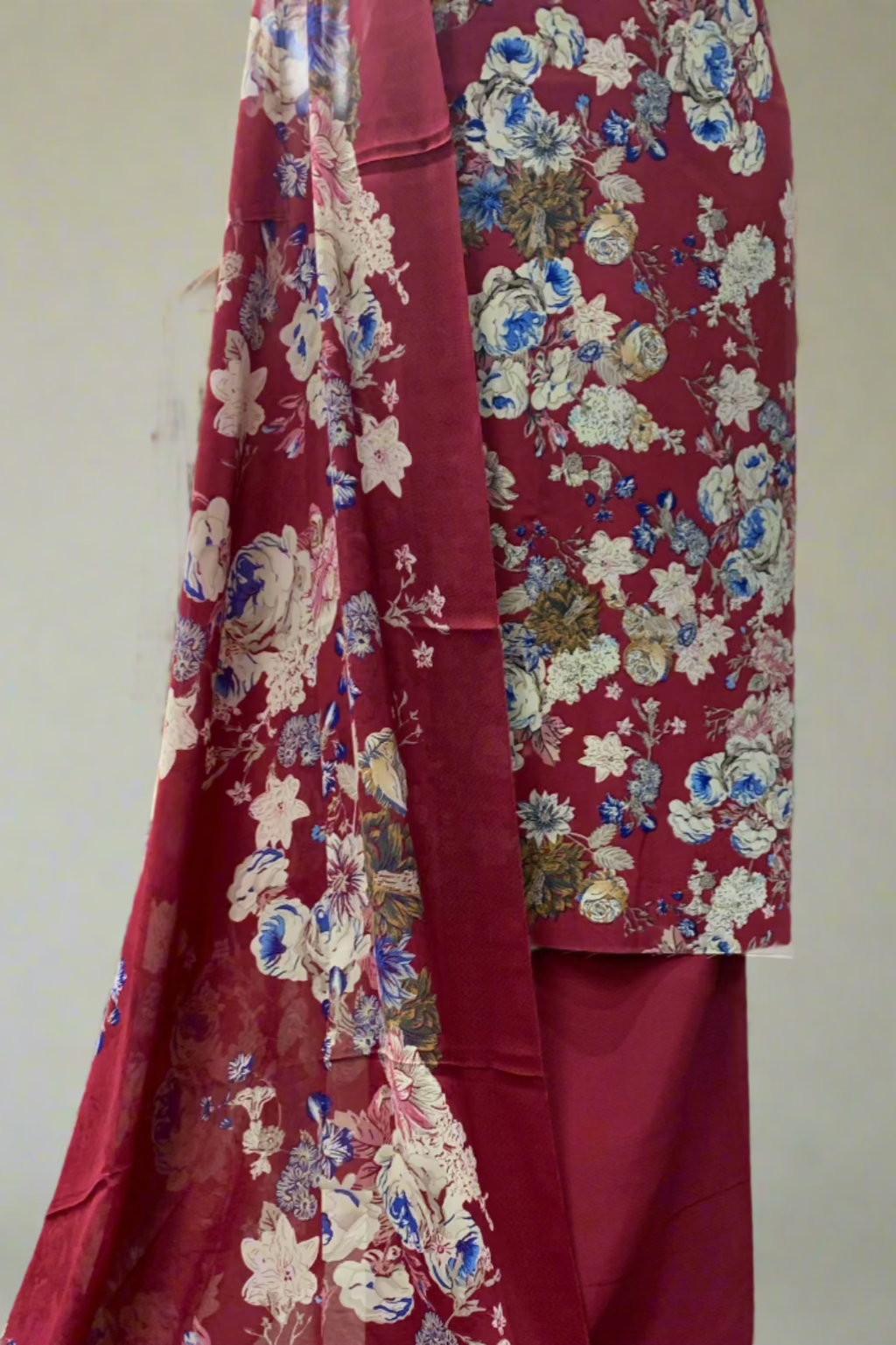 D68 Floral Print Unstitched Ladies Printed Koshibo Crepe 3pc Suit