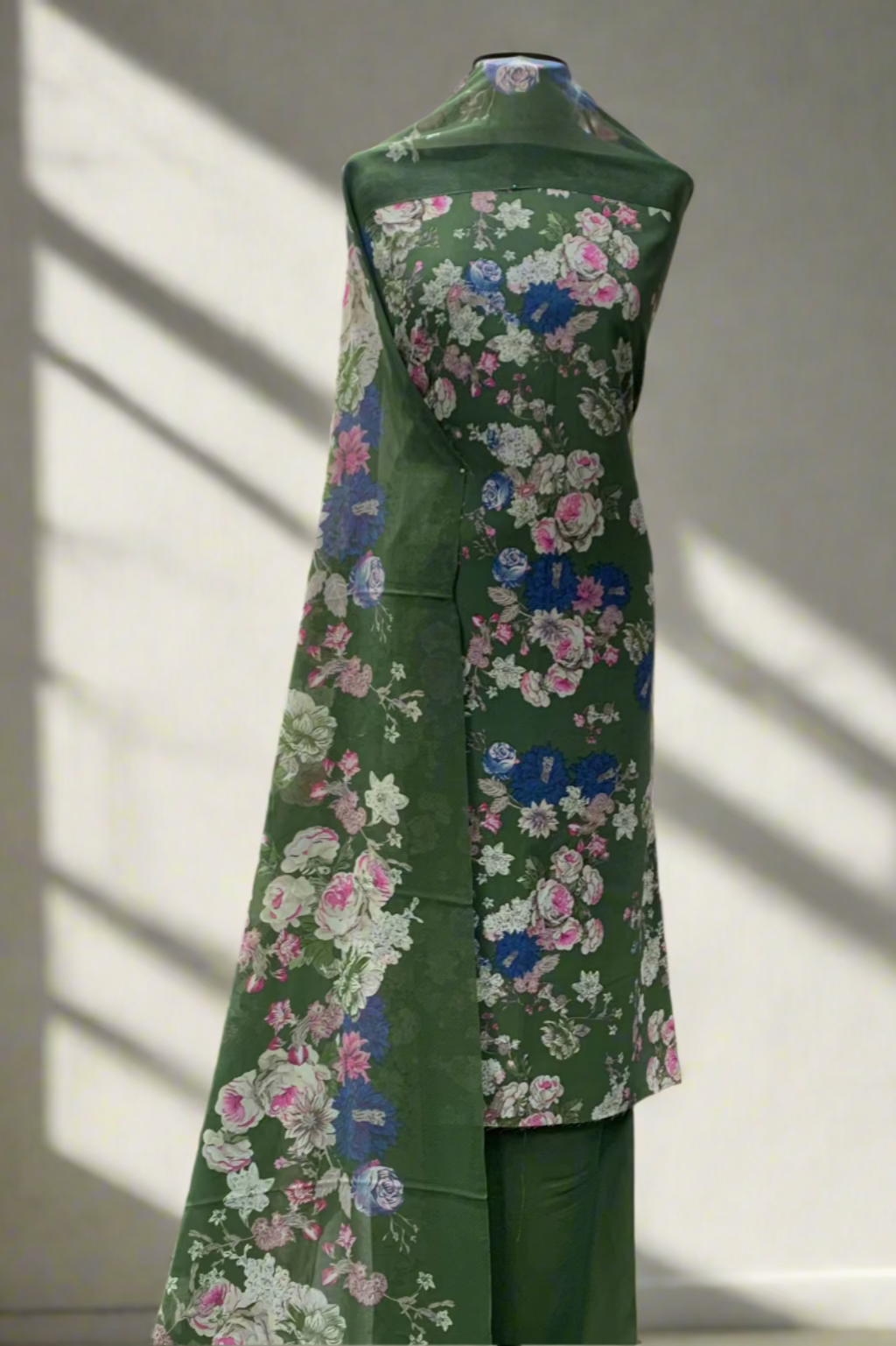 D68 Floral Print Unstitched Ladies Printed Koshibo Crepe 3pc Suit