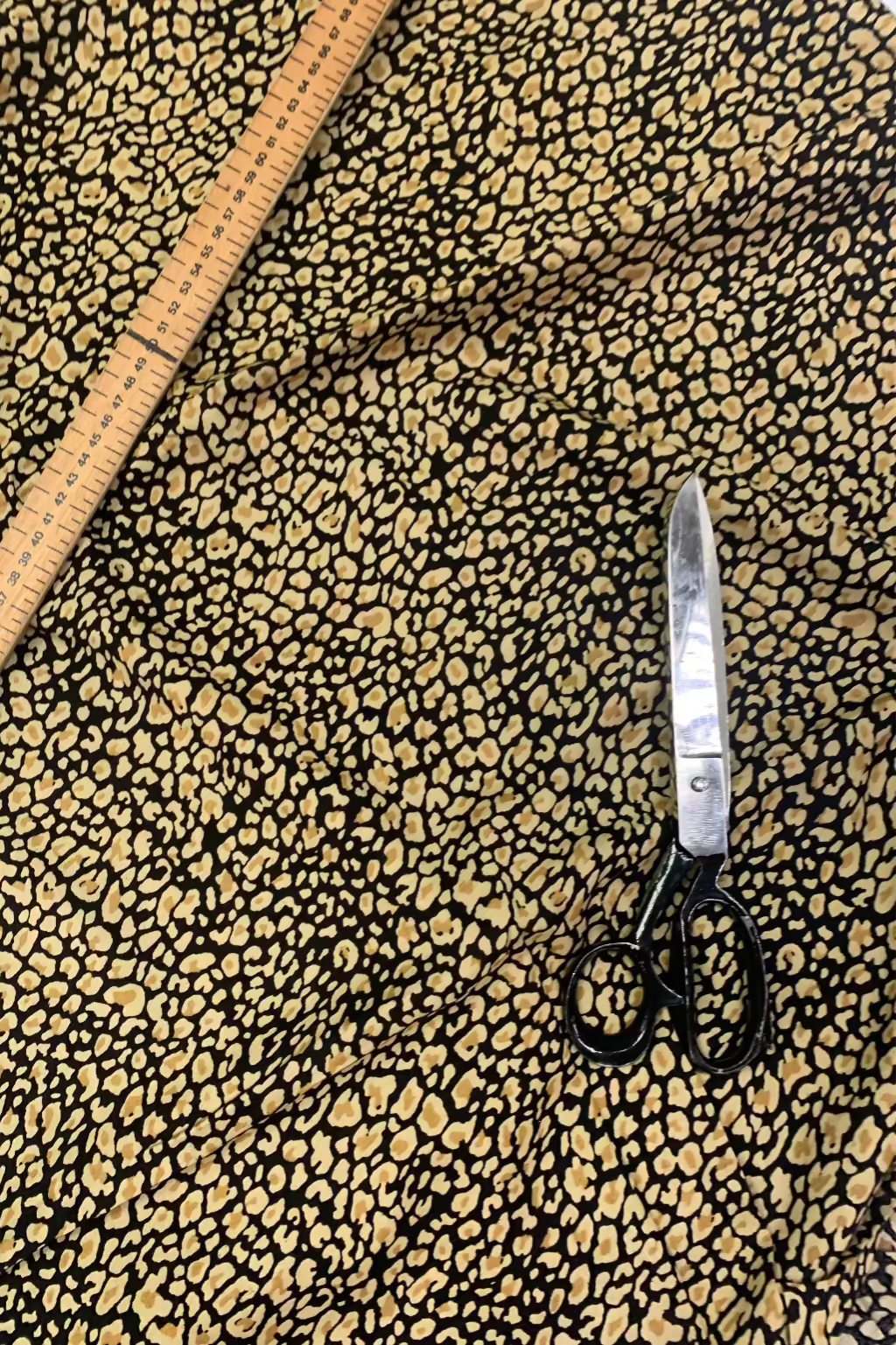 Printed Loose Viscose Dress Fabric 4 Metres