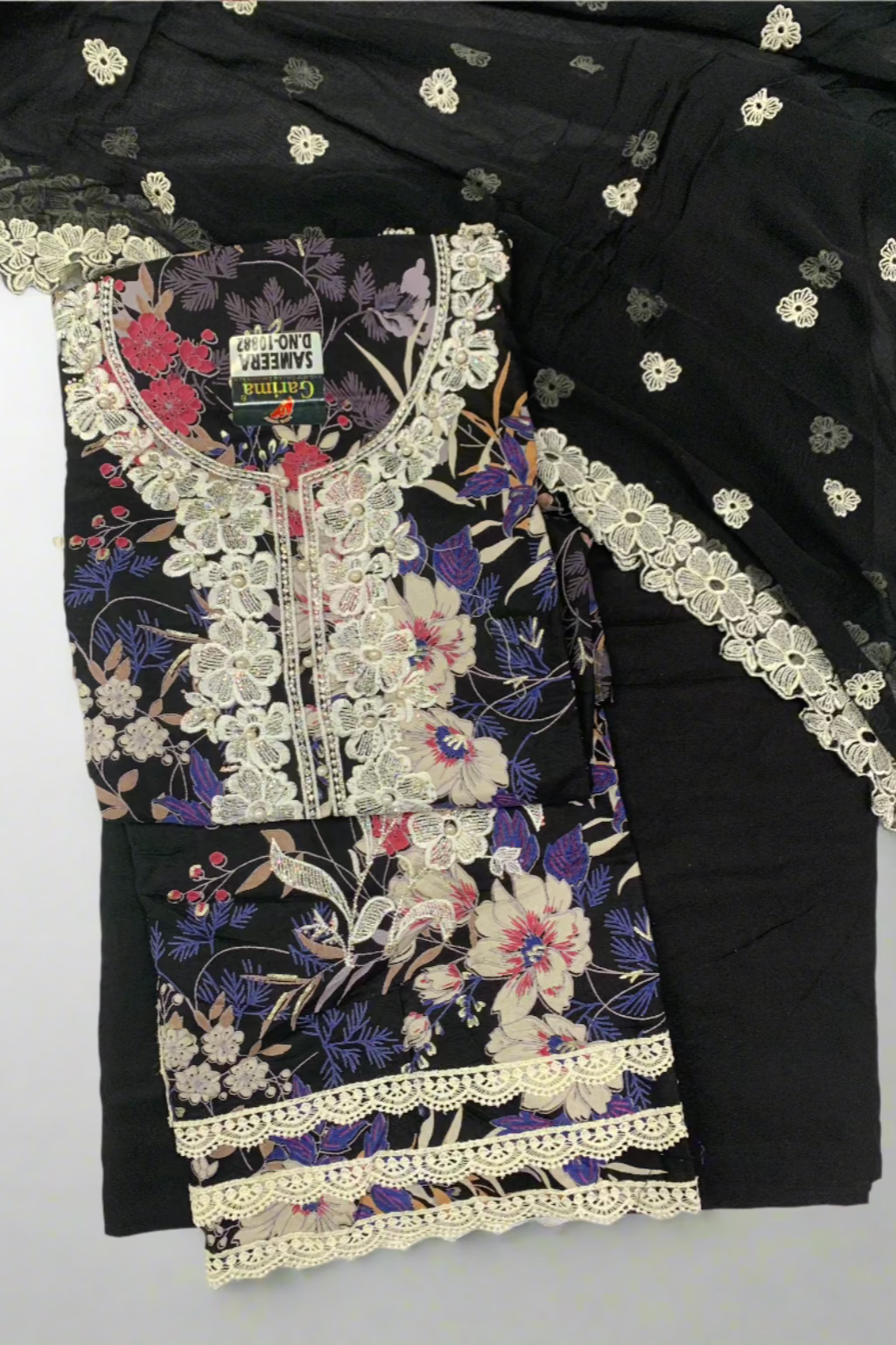 10882 Embroidery & Lace Detail Floral Cotton 3pc Unstitched Suit