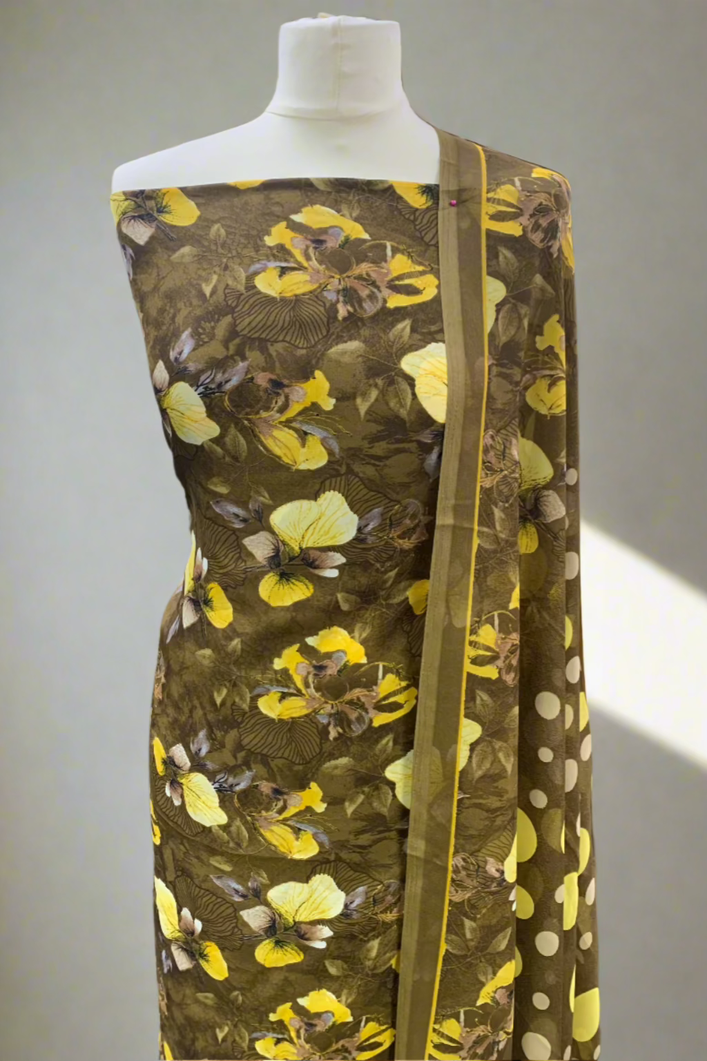 5976 Large Flower Print 3pc Unstitched Crepe Suit