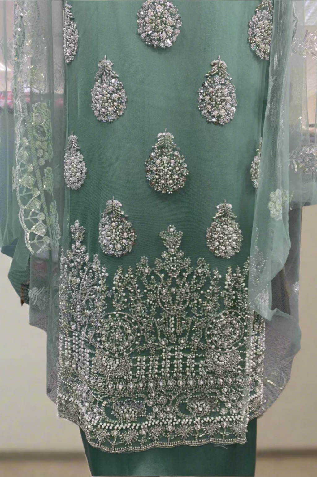 2210 Pearls & Sequin 4pc Net Heavy Party Suit