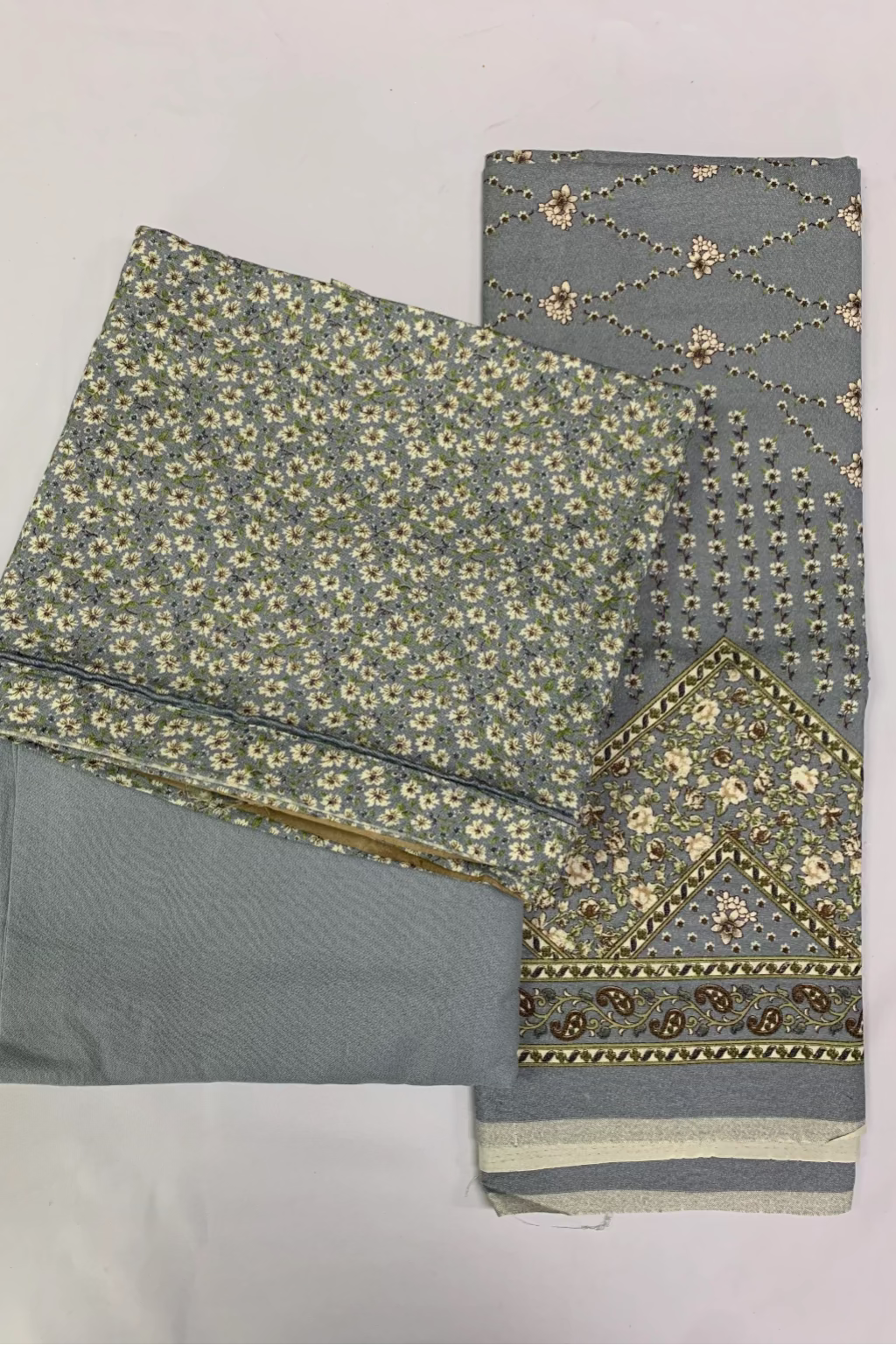 138 Ditsy Floral Print 3pc Warm Alpine Unstitched Suit