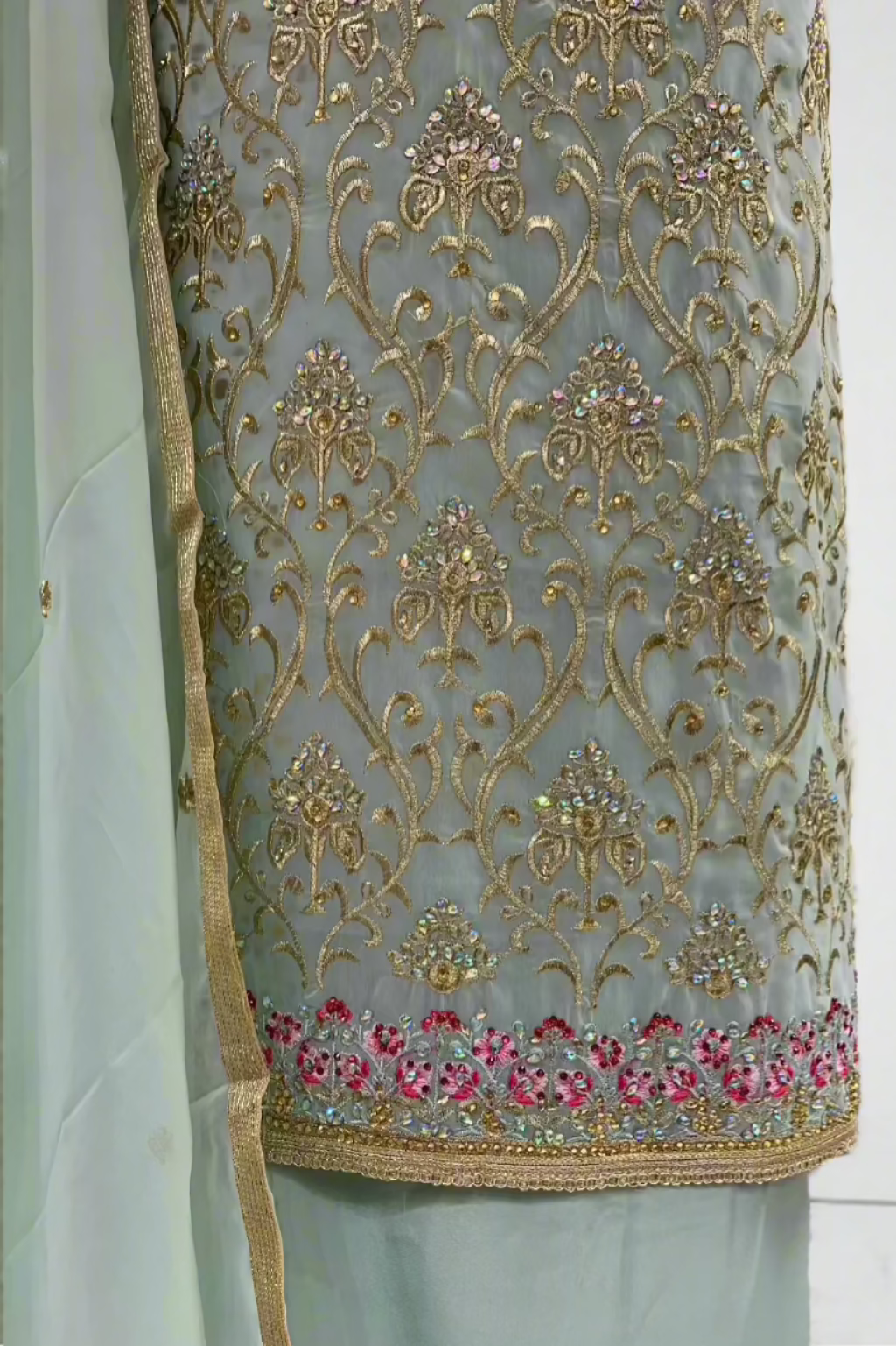 5954 Gold Embroidery & Gems Chiffon 4pc Unstitched Fancy Suit