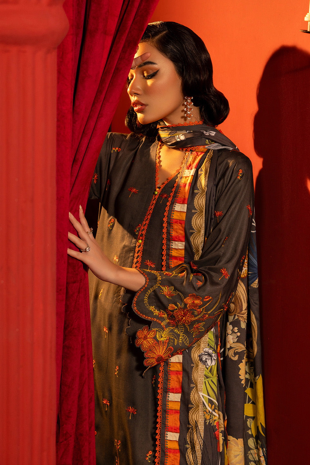 Unstitched Digital Printed Linen Salwar Kameez Suit Gul Ahmed LT-32005
