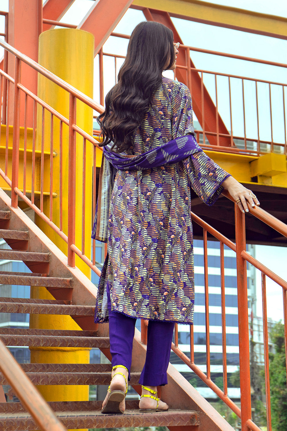 Unstitched Digital Printed Linen Salwar Kameez Suit Gul Ahmed LT-32009 B