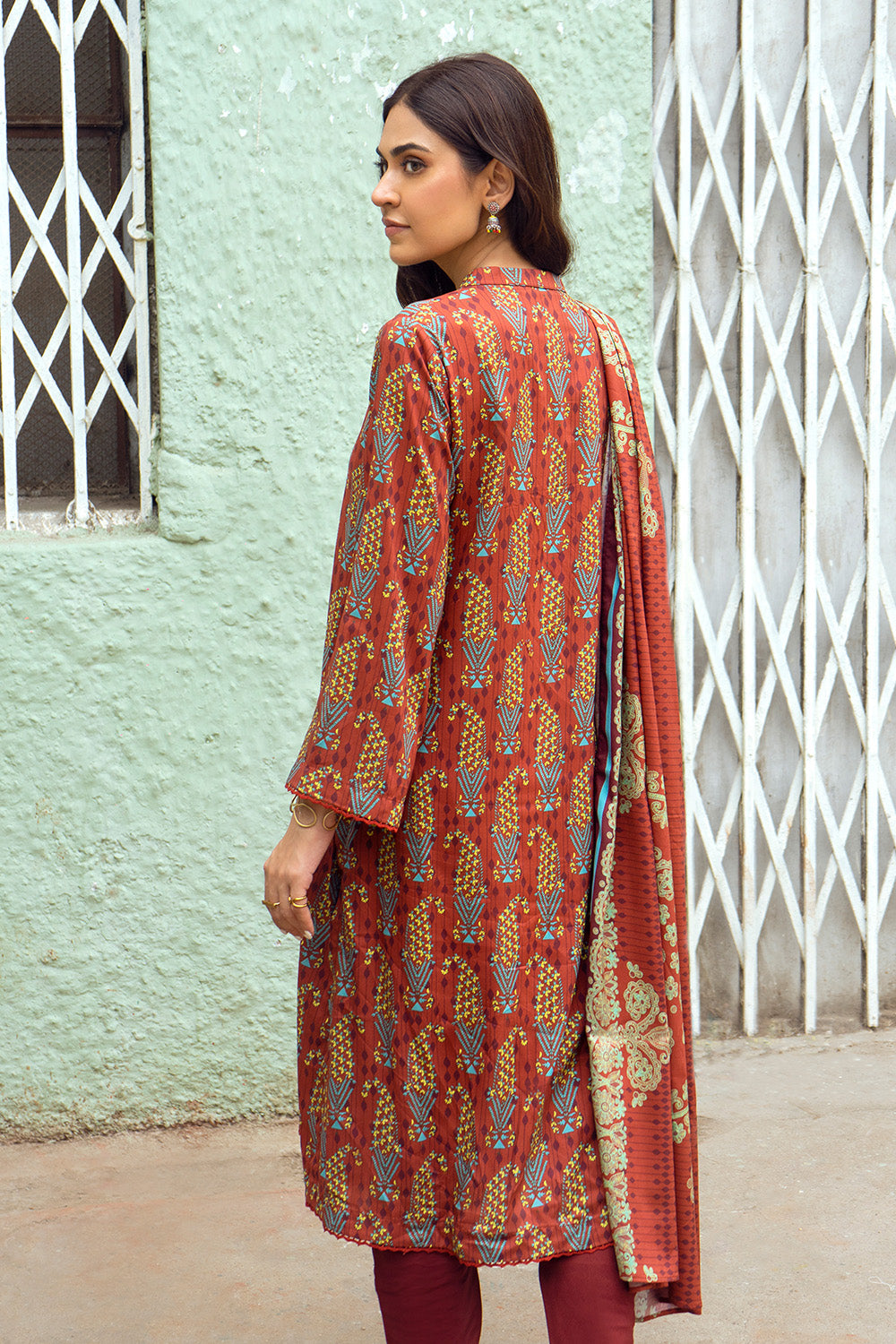 Unstitched Digital Printed Linen Salwar Kameez Suit Gul Ahmed LT-32010 B