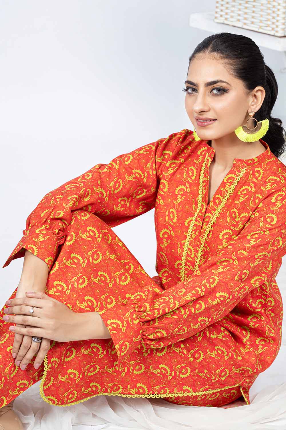 Unstitched Printed Twill Linen Salwar Kameez Suit Gul Ahmed WNST-32089