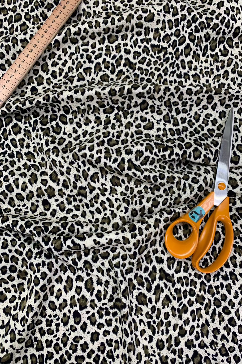 Quality Printed Loose Viscose Dress Fabric 4 Metres