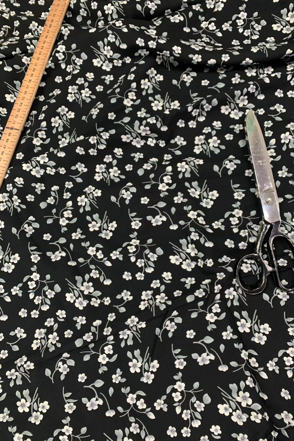 Quality Printed Loose Viscose Dress Fabric 4 Metres