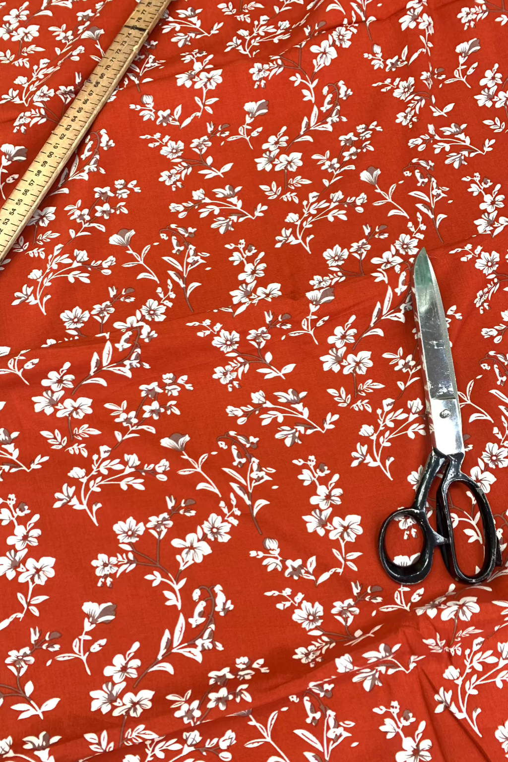 Quality Printed Loose Viscose Dress Fabric 4 Metres