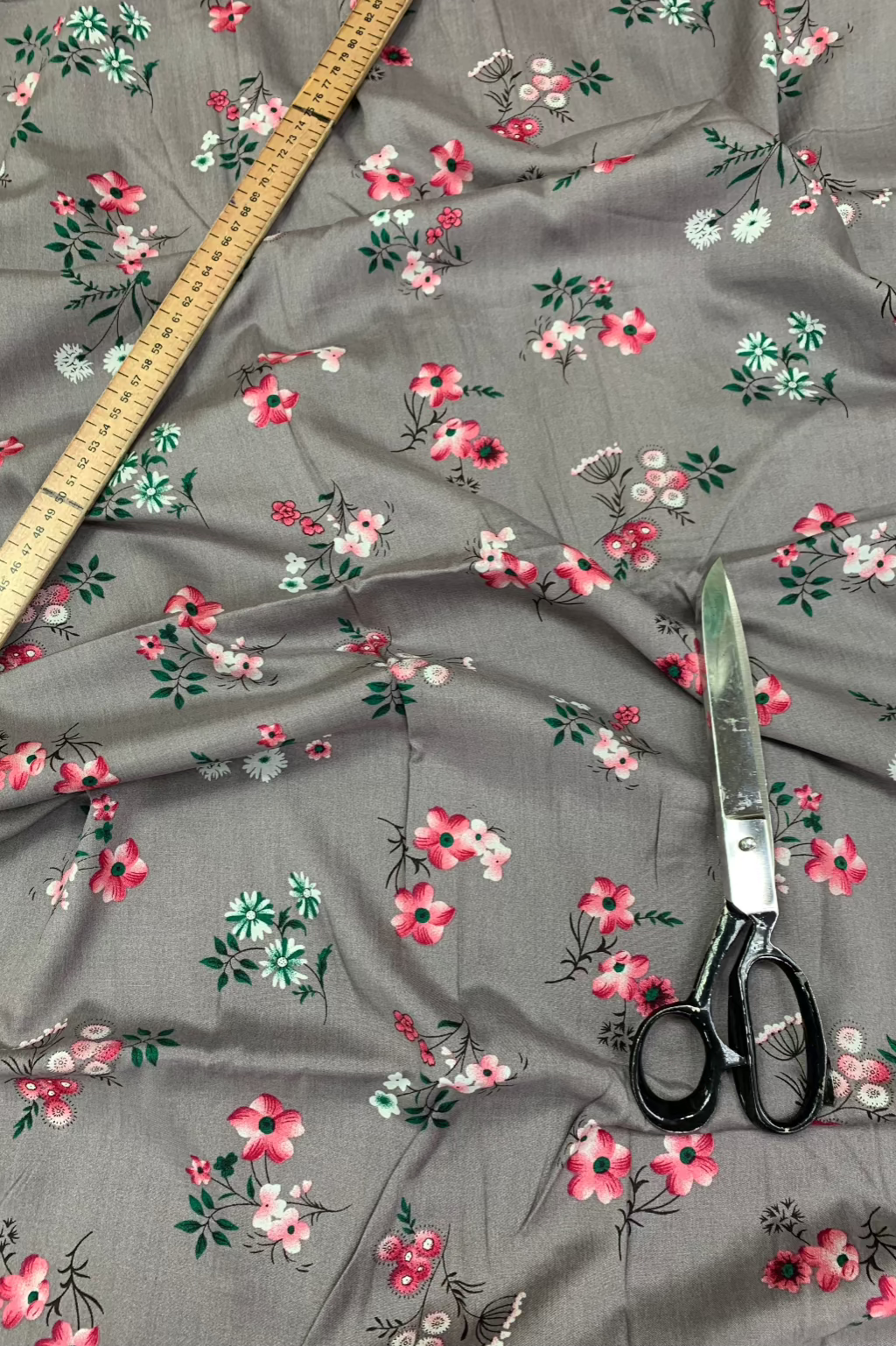 Quality Printed Loose Viscose Dress Fabric 4 Metres