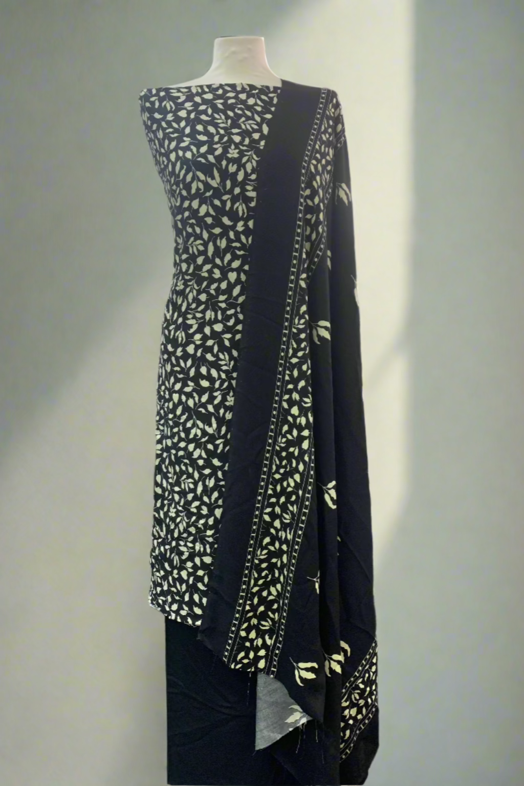D107 Unstitched Ditsy Leaf Print Viscose 3pc Suit