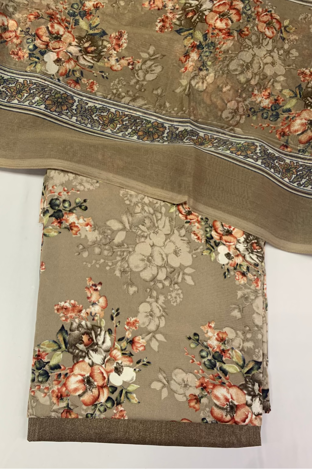 D122 Flower Bunch Print 3pc Unstitched Crepe Suit
