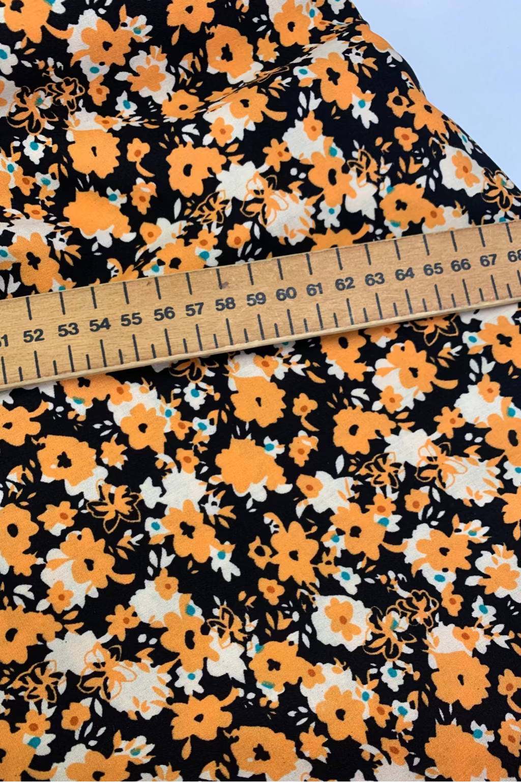 D126 Ditsy Flower Printed Loose Viscose Dress Fabric 4 Yards