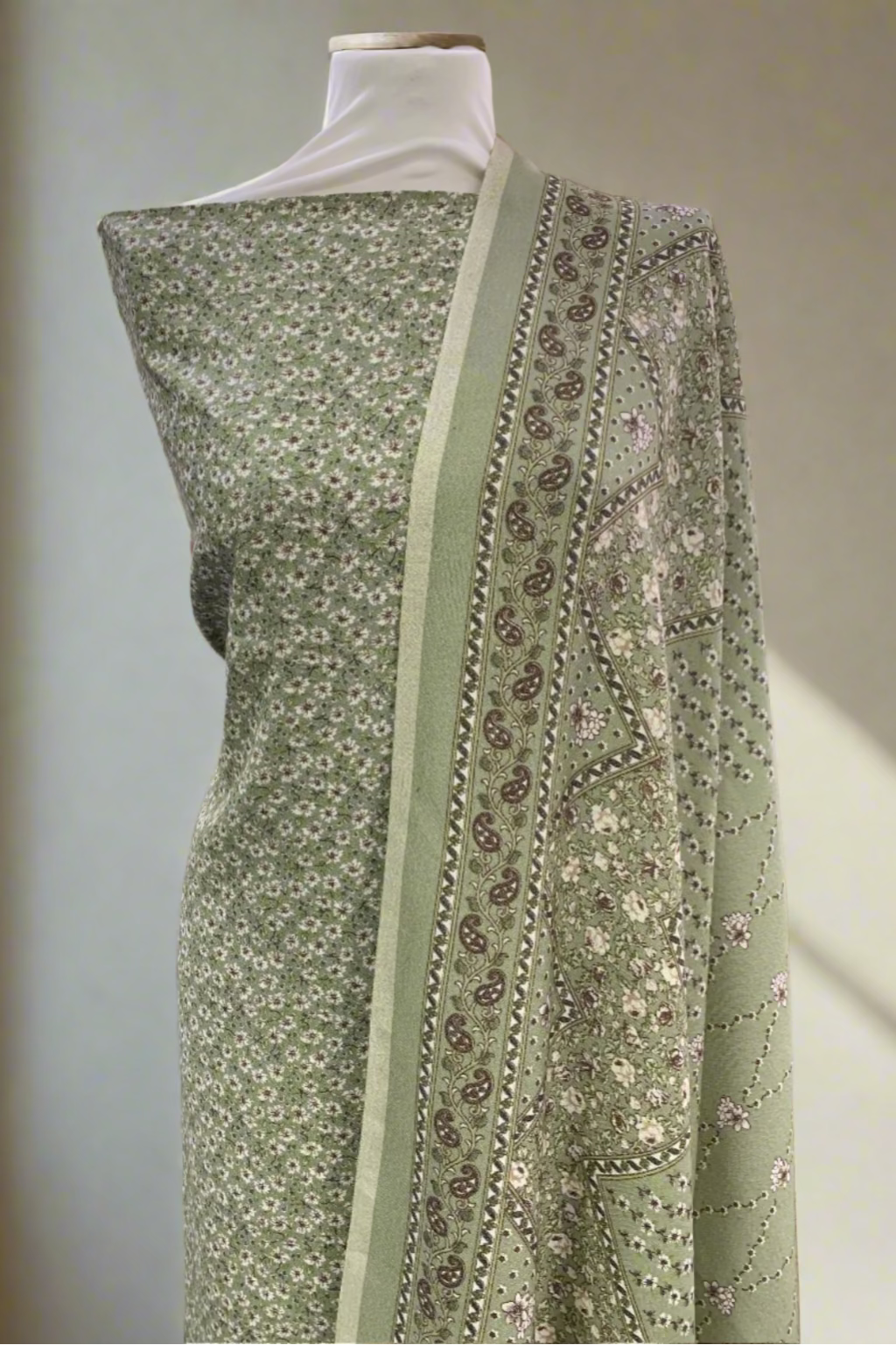 138 Ditsy Floral Print 3pc Warm Alpine Unstitched Suit