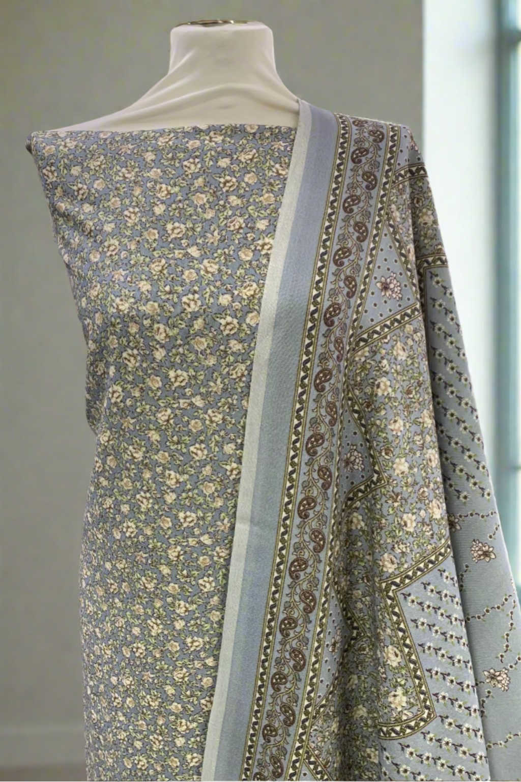 139 Ditsy Floral Print 3pc Warm Alpine Unstitched Suit