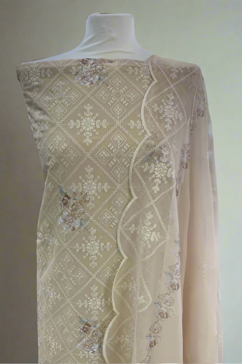 709 Embroidery Floral Print 4pc Unstitched Georgette Suit
