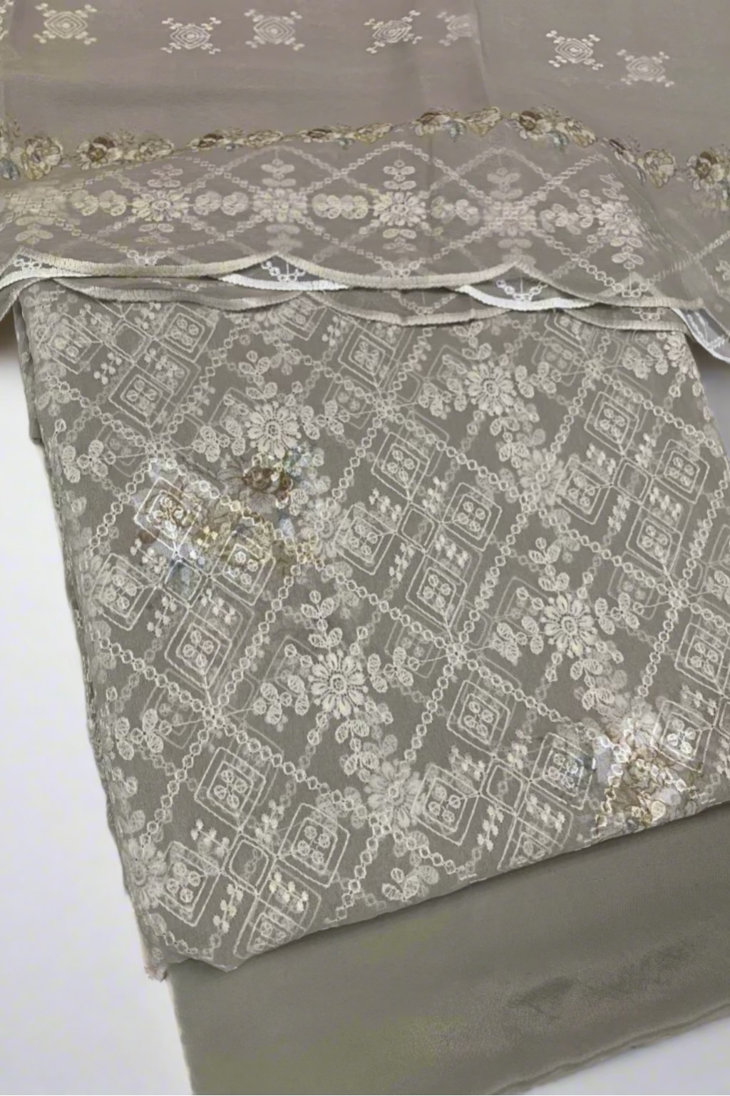 709 Embroidery Floral Print 4pc Unstitched Georgette Suit