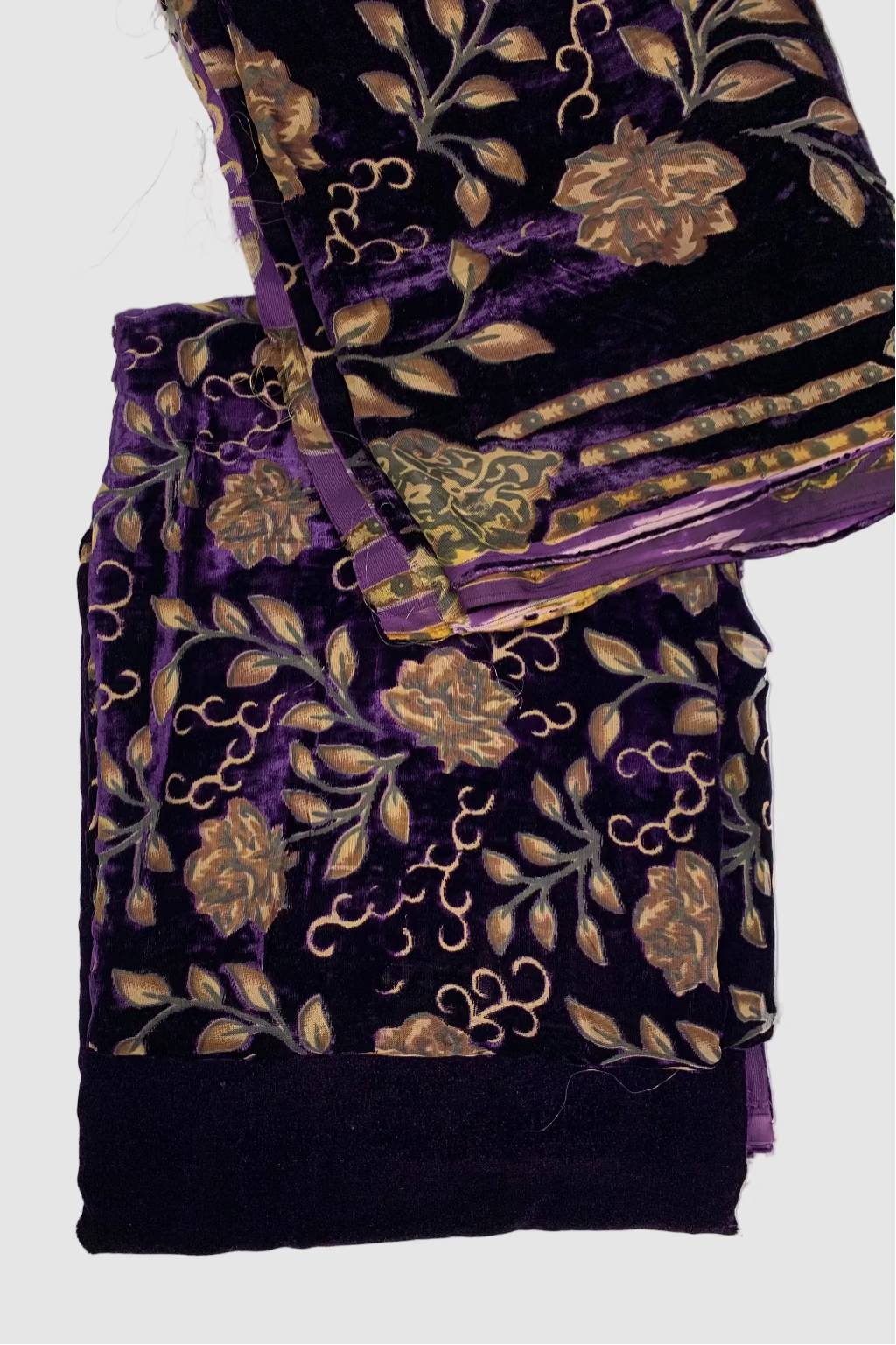 1705 Floral Print 3pc Unstitched Velvet Palachi Suit