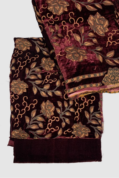 1705 Floral Print 3pc Unstitched Velvet Palachi Suit