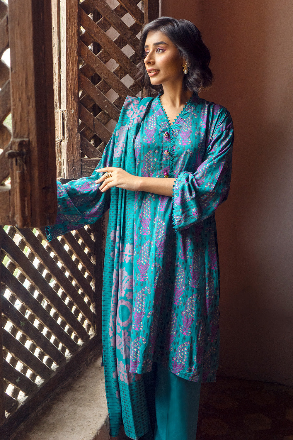 Unstitched Digital Printed Linen Salwar Kameez Suit Gul Ahmed LT-32010 A