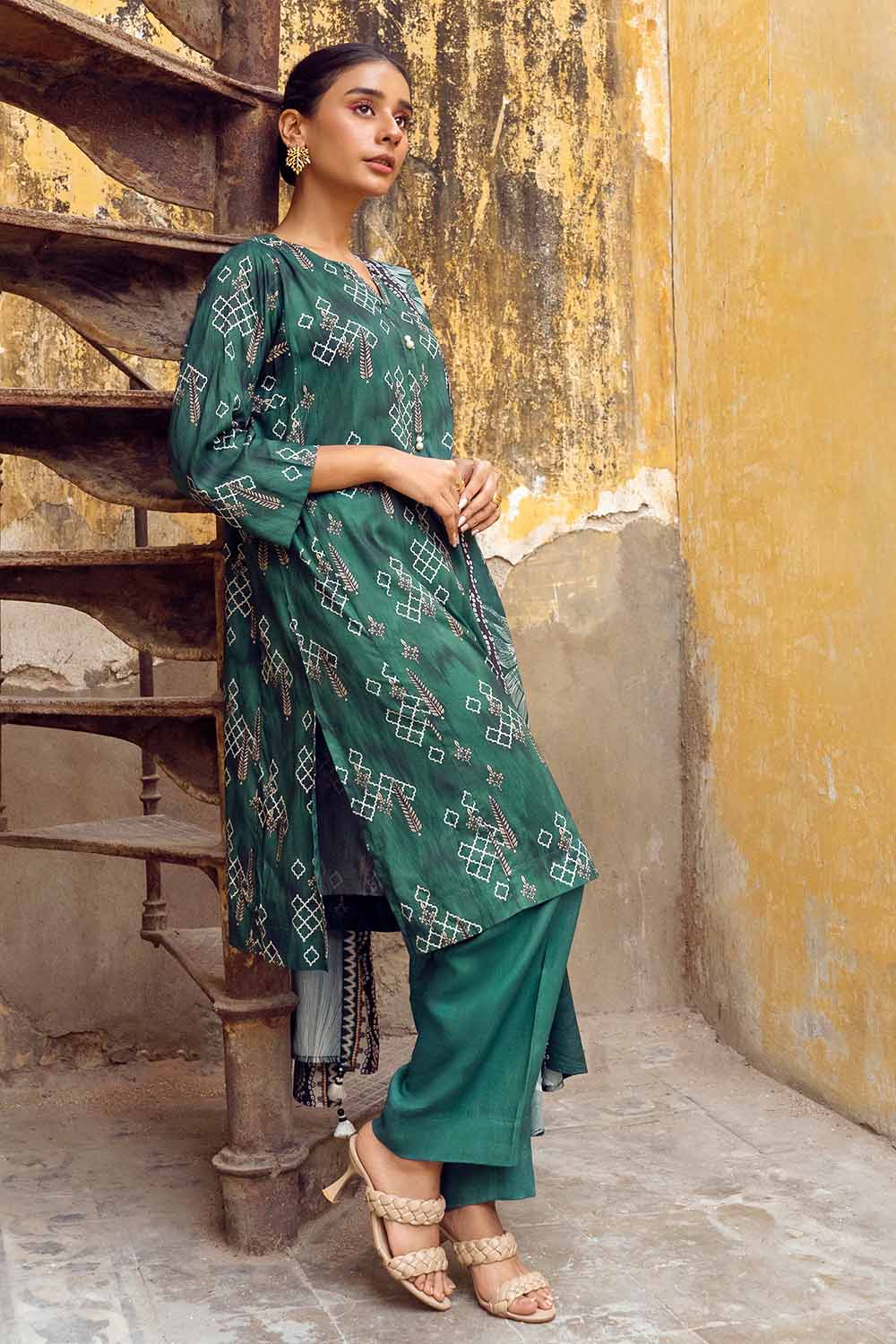 Unstitched Printed Linen Suit Salwar Kameez Gul Ahmed LT-32013 A
